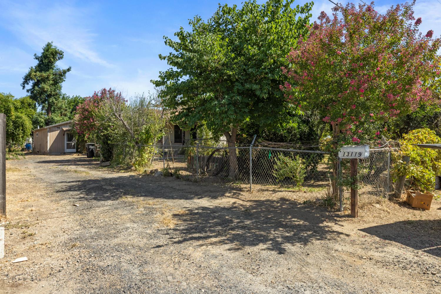 Detail Gallery Image 3 of 44 For 13119 6th St, Hickman,  CA 95323 - 3 Beds | 1/1 Baths