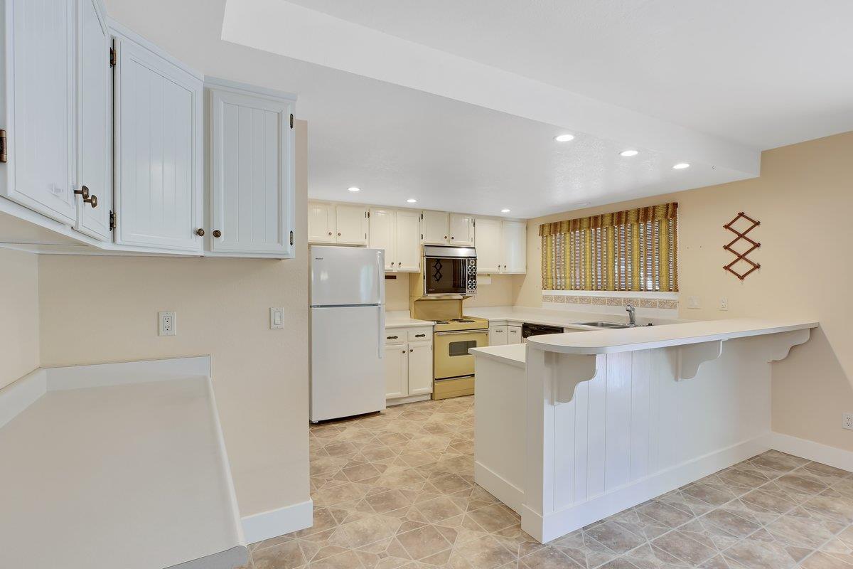 Detail Gallery Image 14 of 36 For 335 Rhode Island St, Grass Valley,  CA 95945 - 4 Beds | 2 Baths
