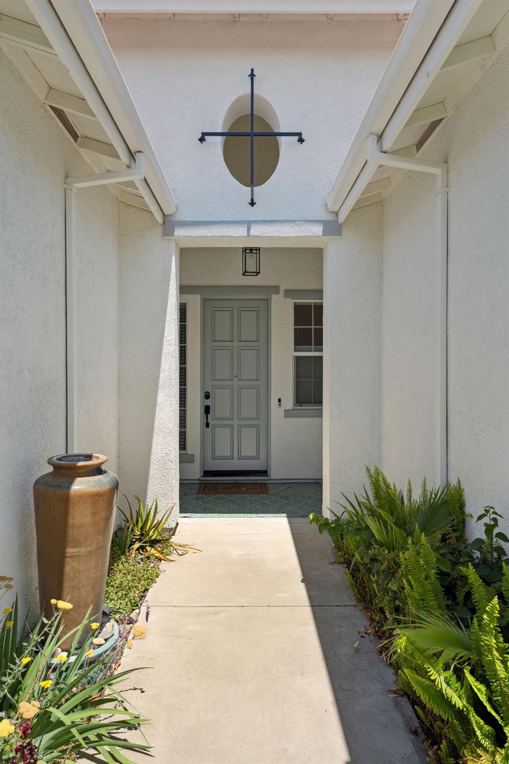 Detail Gallery Image 6 of 60 For 5054 Stroman Ln, Sacramento,  CA 95835 - 3 Beds | 2/1 Baths