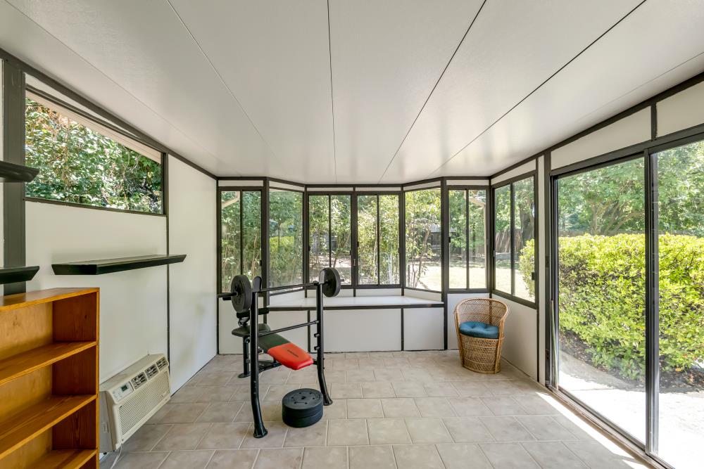 Detail Gallery Image 6 of 59 For 7527 Island Way, Sacramento,  CA 95831 - 3 Beds | 2 Baths