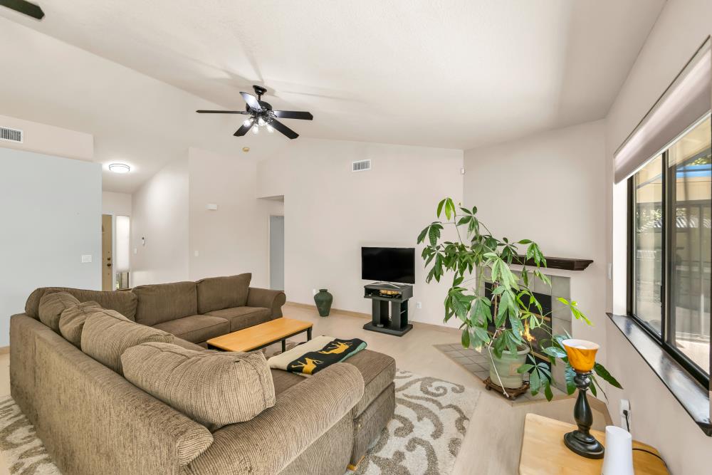 Detail Gallery Image 17 of 59 For 7527 Island Way, Sacramento,  CA 95831 - 3 Beds | 2 Baths