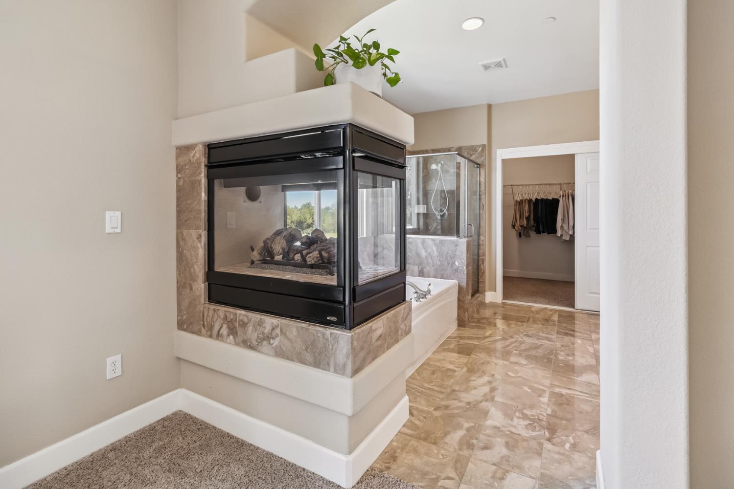 Detail Gallery Image 26 of 72 For 18400 Mandarin St, Woodland,  CA 95695 - 5 Beds | 4 Baths