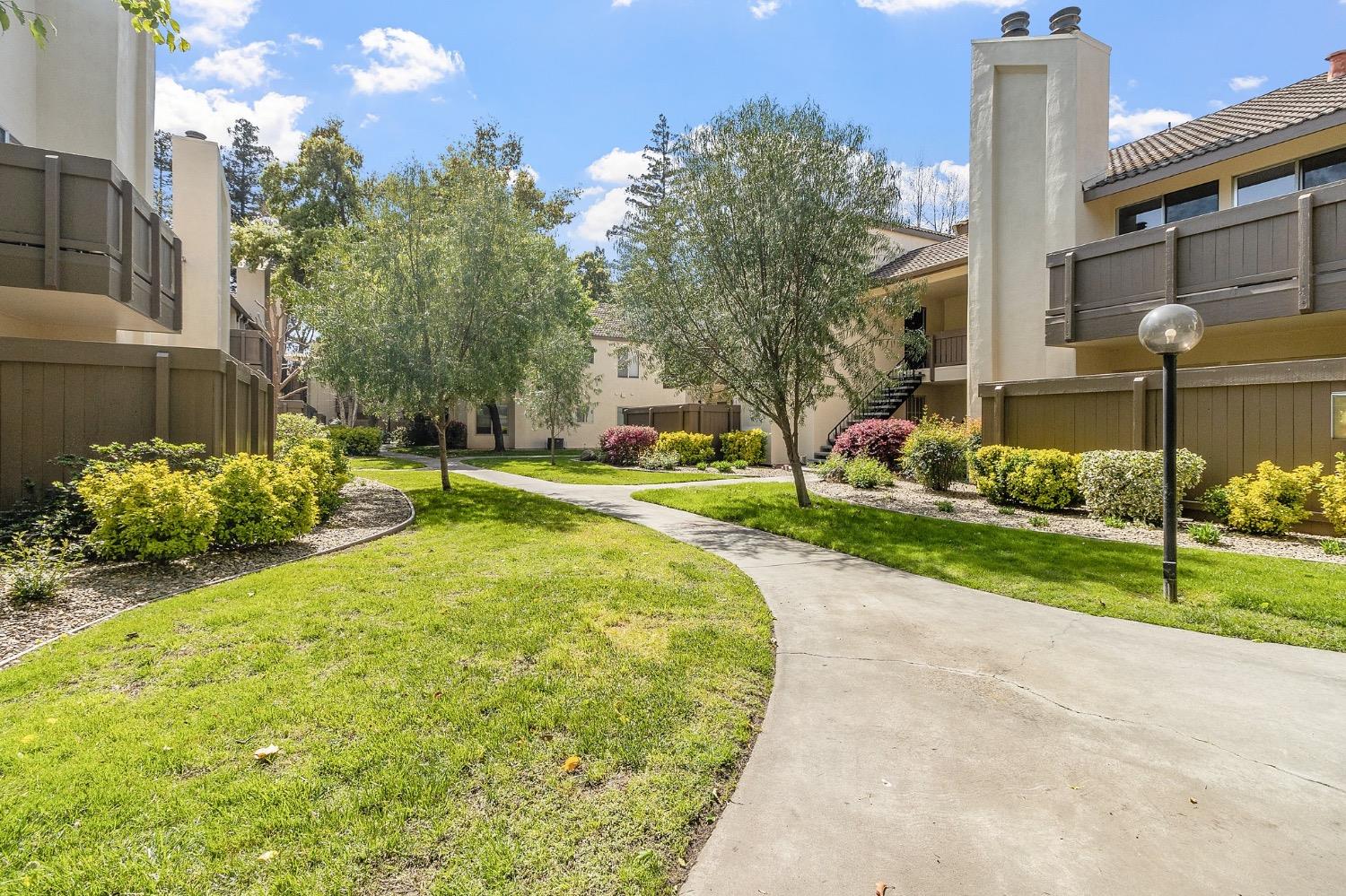 Detail Gallery Image 1 of 23 For 3701 Colonial Dr #164,  Modesto,  CA 95356 - 2 Beds | 1/1 Baths