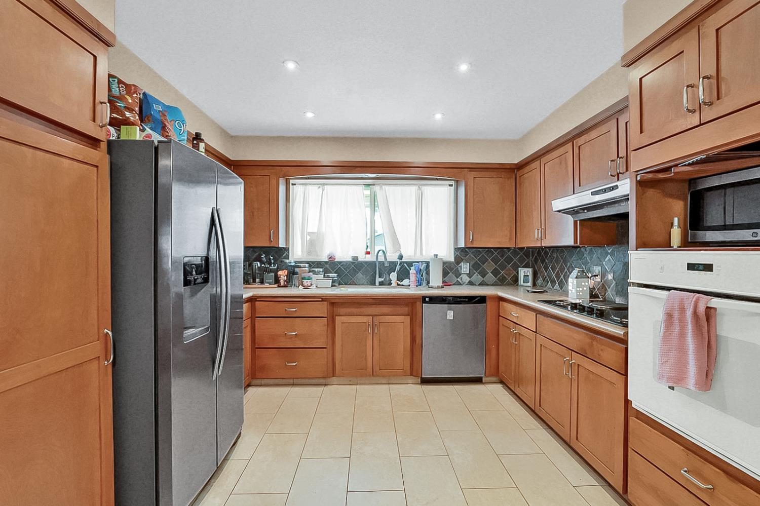 Detail Gallery Image 7 of 14 For 2409 Henry Ave, Ceres,  CA 95307 - 3 Beds | 2 Baths