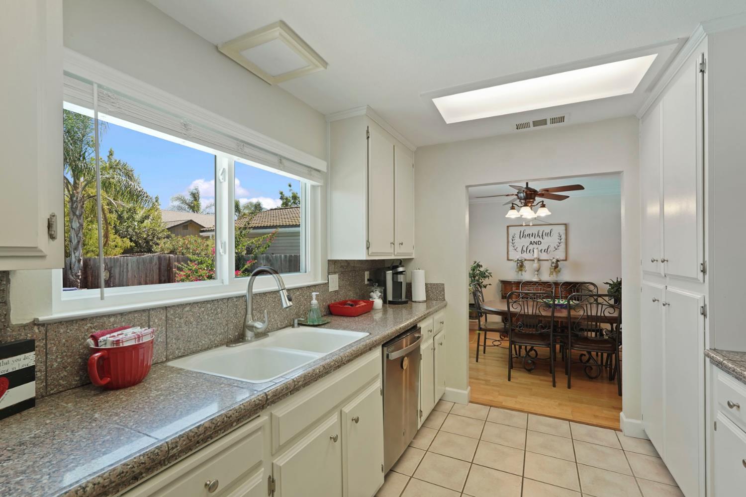 Detail Gallery Image 18 of 52 For 2457 Rockingham Cir, Lodi,  CA 95242 - 4 Beds | 2/1 Baths