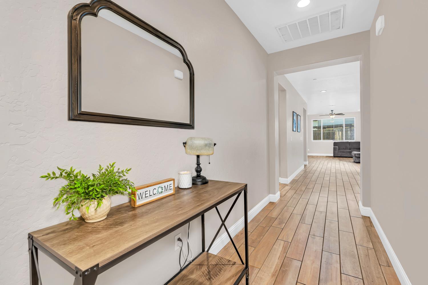 Detail Gallery Image 7 of 46 For 2040 Edwards St, Los Banos,  CA 93635 - 4 Beds | 3 Baths