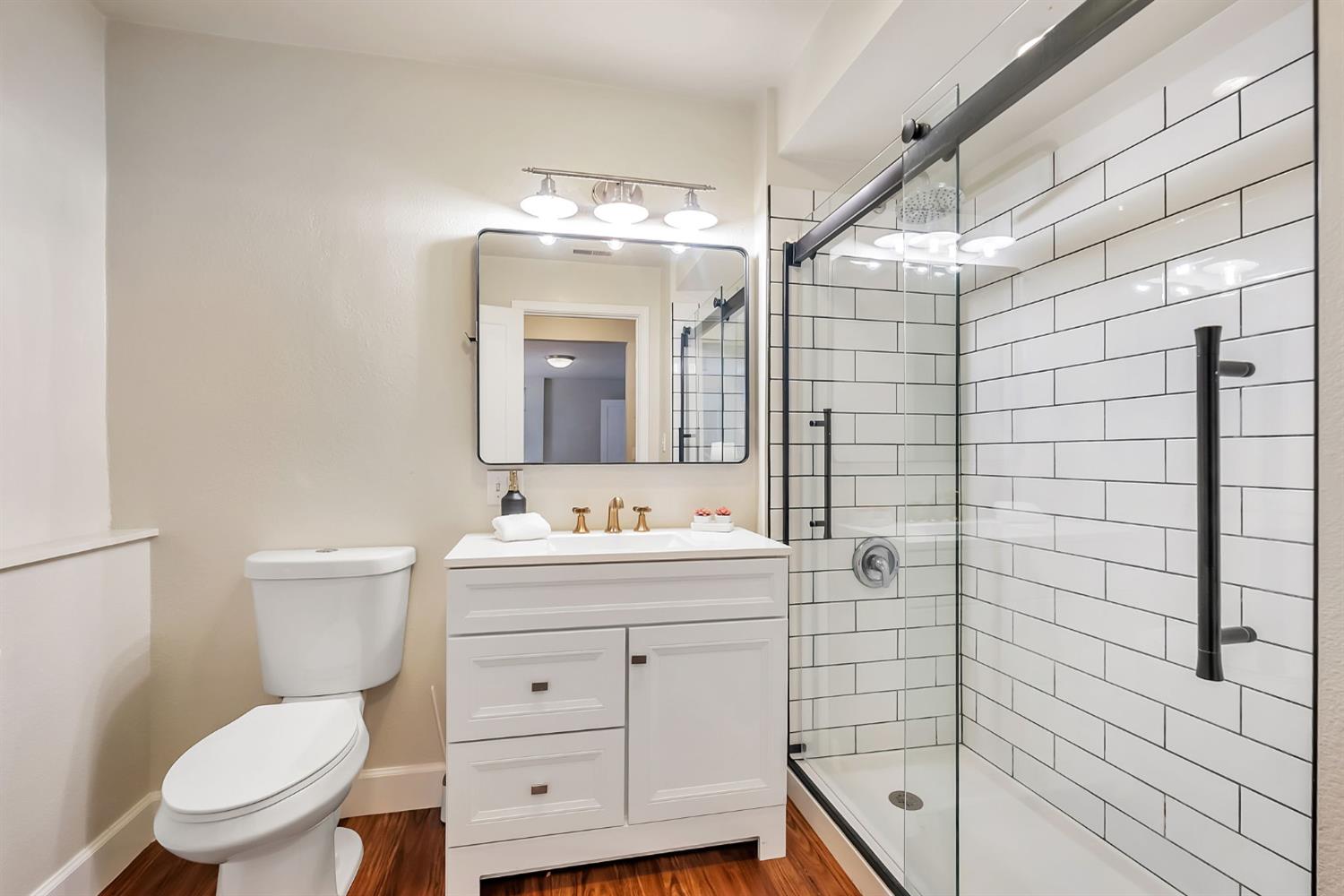 Detail Gallery Image 28 of 39 For 964 61st St, Oakland,  CA 94608 - 3 Beds | 2/1 Baths