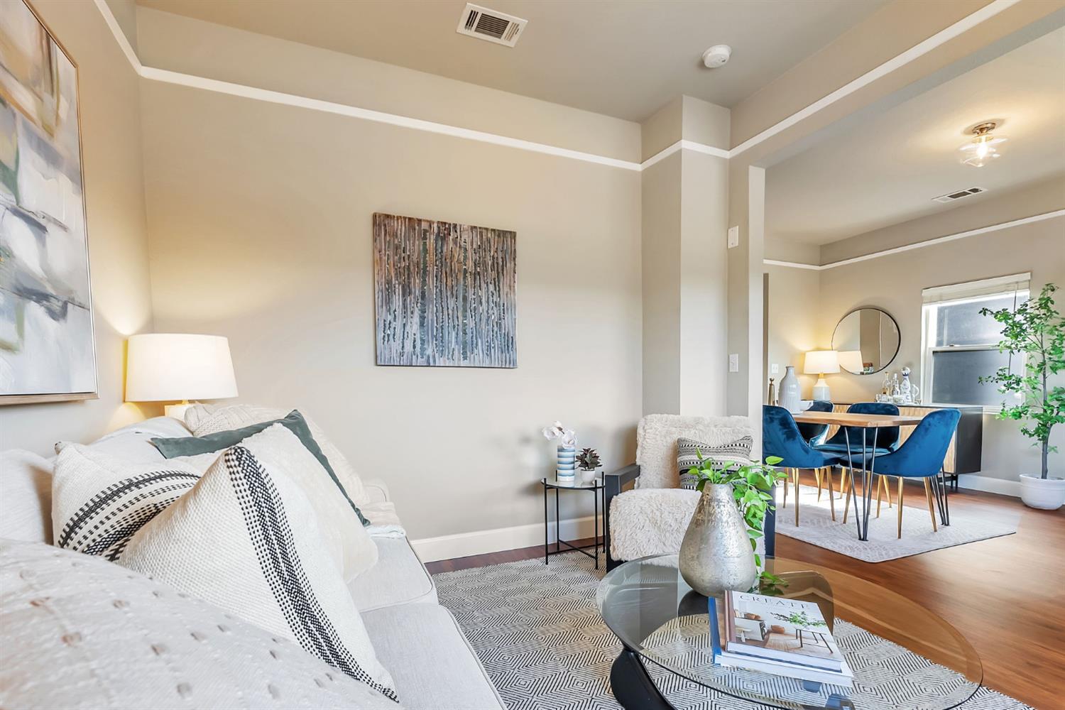 Detail Gallery Image 7 of 39 For 964 61st St, Oakland,  CA 94608 - 3 Beds | 2/1 Baths
