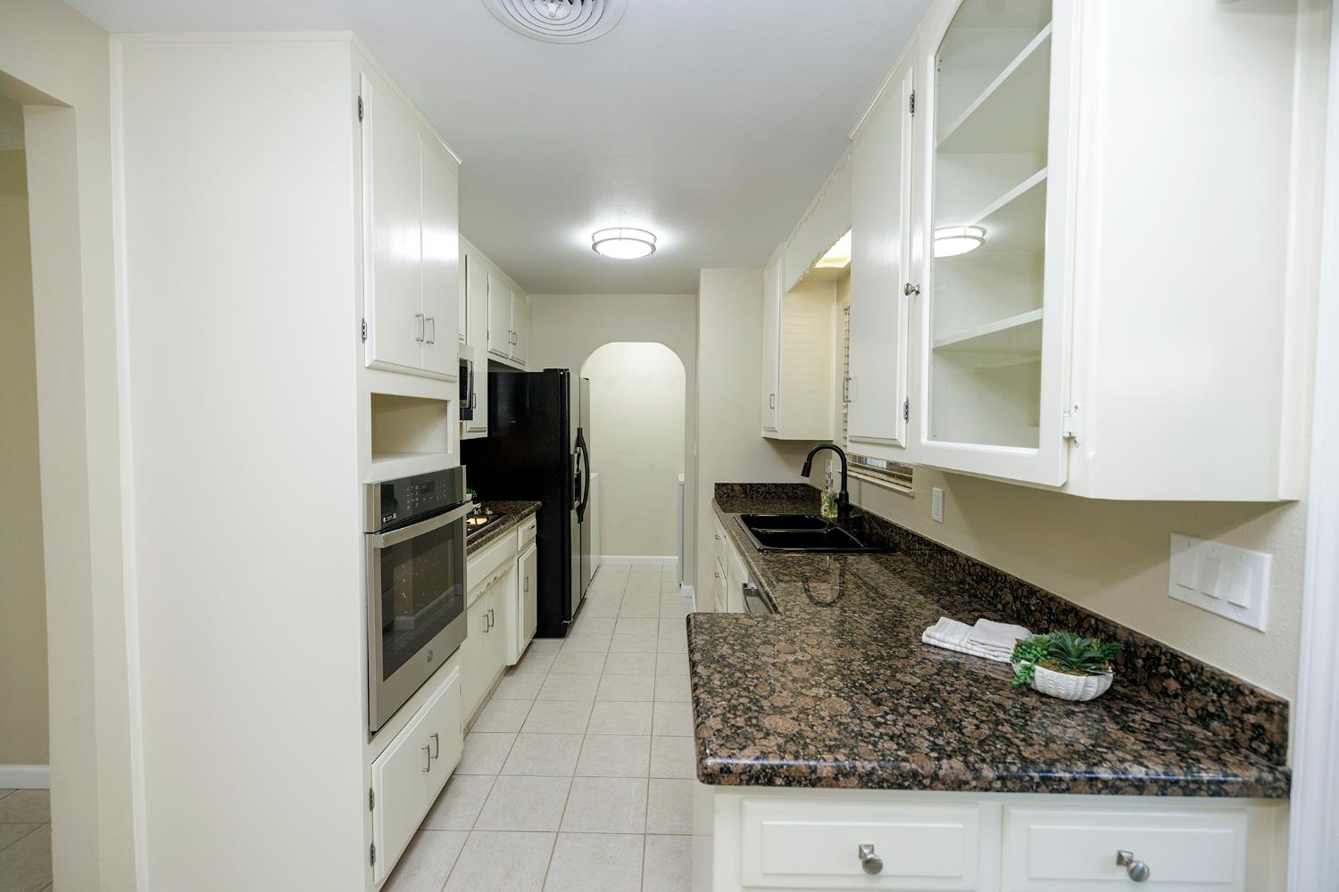 Detail Gallery Image 8 of 26 For 215 Floyd Ave #7,  Modesto,  CA 95350 - 1 Beds | 1 Baths