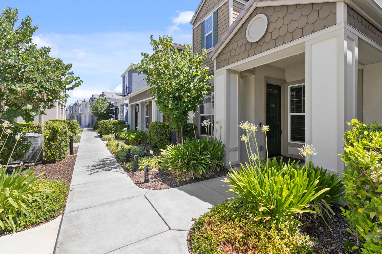 Detail Gallery Image 3 of 28 For 3286 Owl Ct, West Sacramento,  CA 95691 - 3 Beds | 2/1 Baths