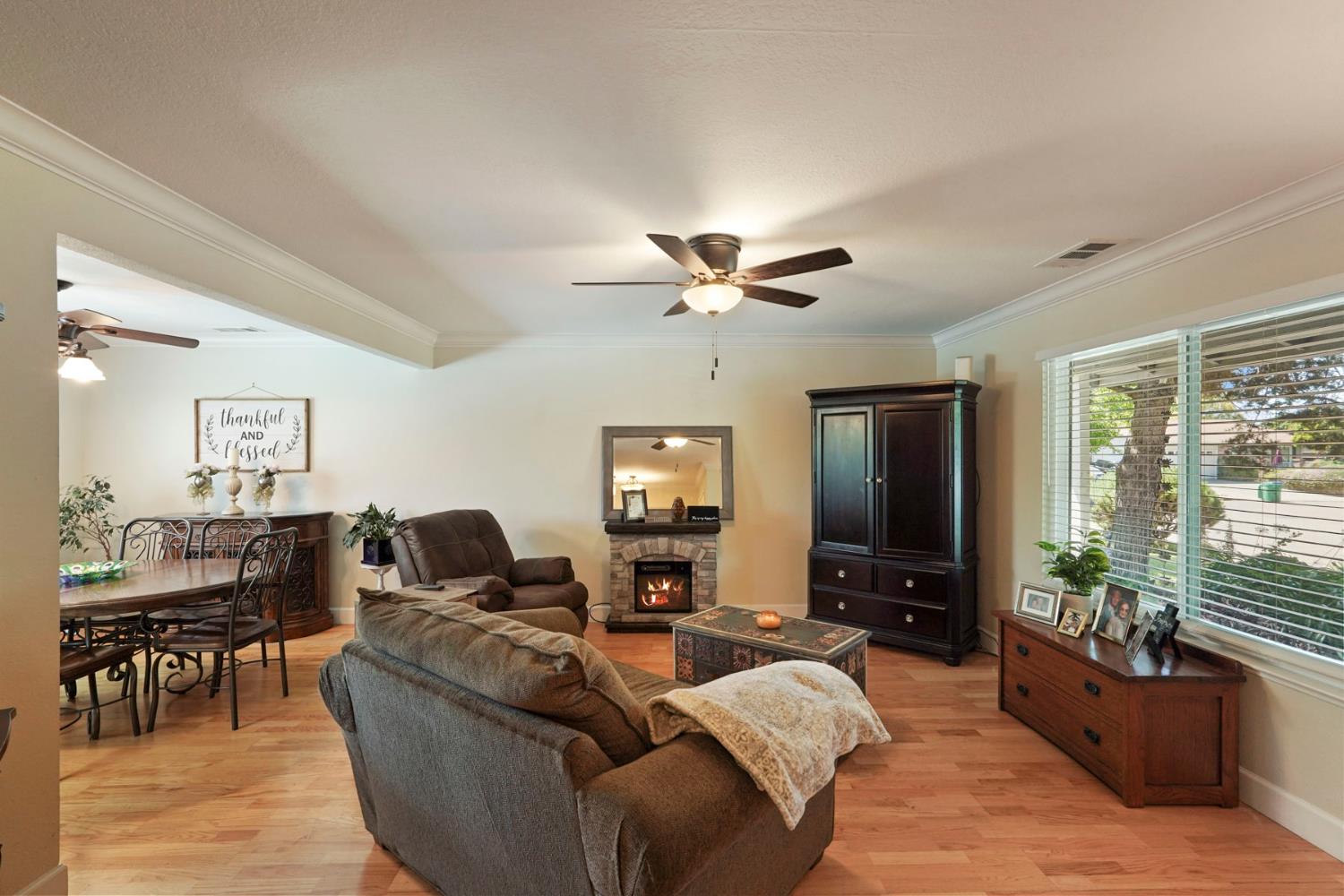 Detail Gallery Image 6 of 52 For 2457 Rockingham Cir, Lodi,  CA 95242 - 4 Beds | 2/1 Baths