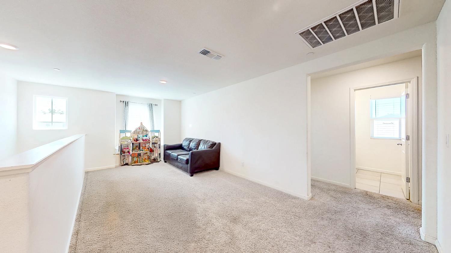 Detail Gallery Image 7 of 21 For 1775 Tomaso Ct, Los Banos,  CA 93635 - 5 Beds | 3 Baths