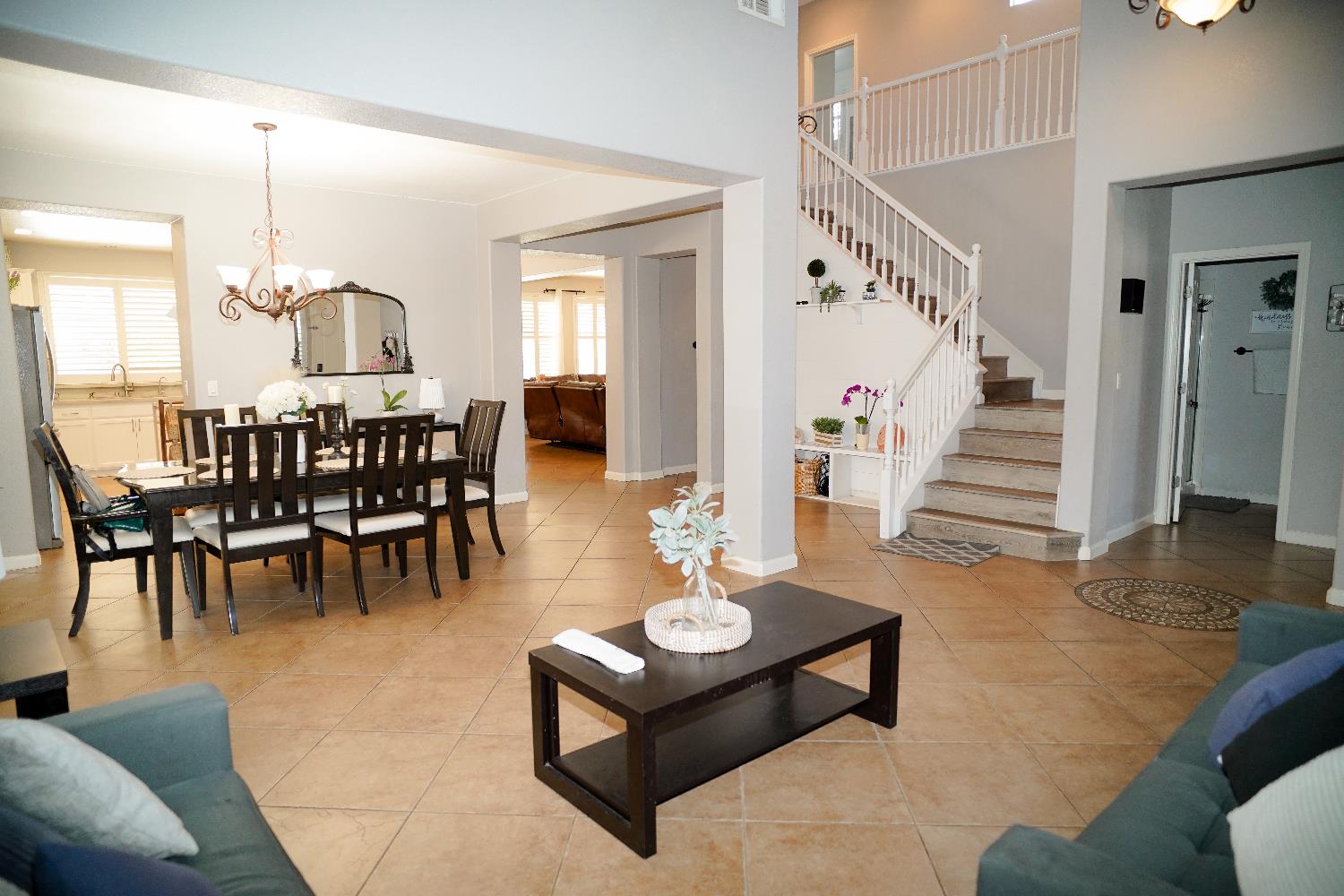 Detail Gallery Image 6 of 41 For 5039 Riverbed Ct, Riverbank,  CA 95367 - 4 Beds | 3 Baths