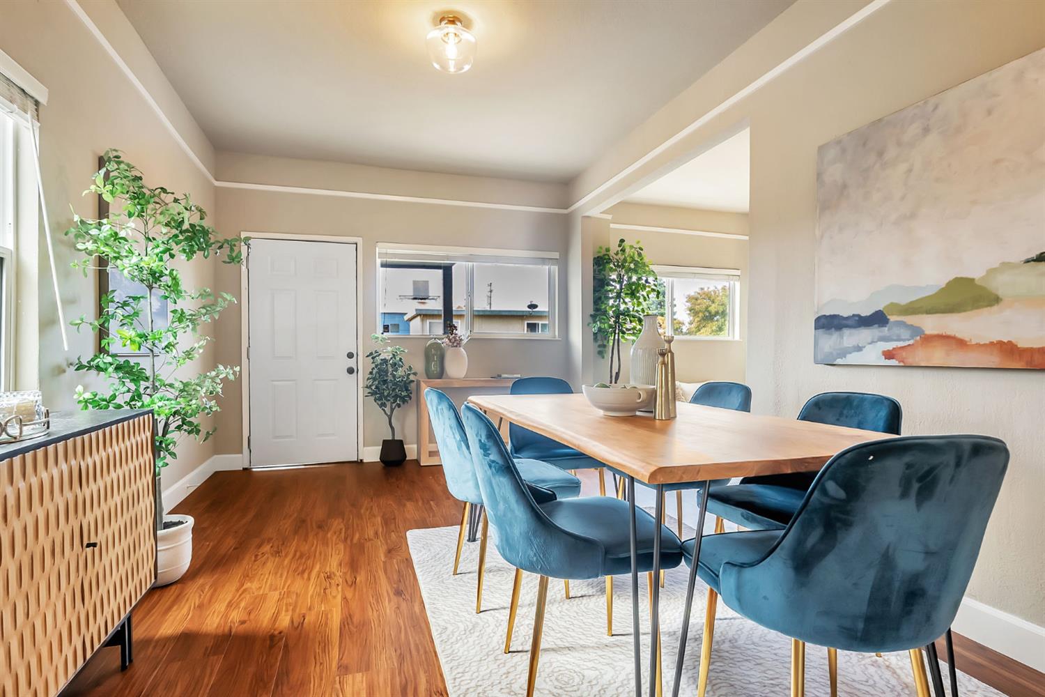 Detail Gallery Image 14 of 39 For 964 61st St, Oakland,  CA 94608 - 3 Beds | 2/1 Baths