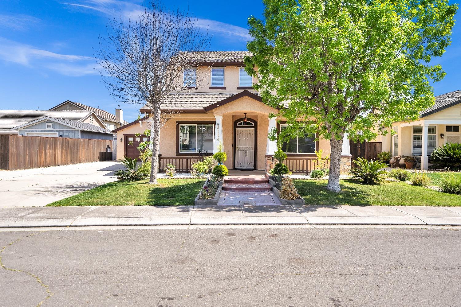 Detail Gallery Image 1 of 45 For 4104 Keepsake Dr, Modesto,  CA 95356 - 5 Beds | 3 Baths