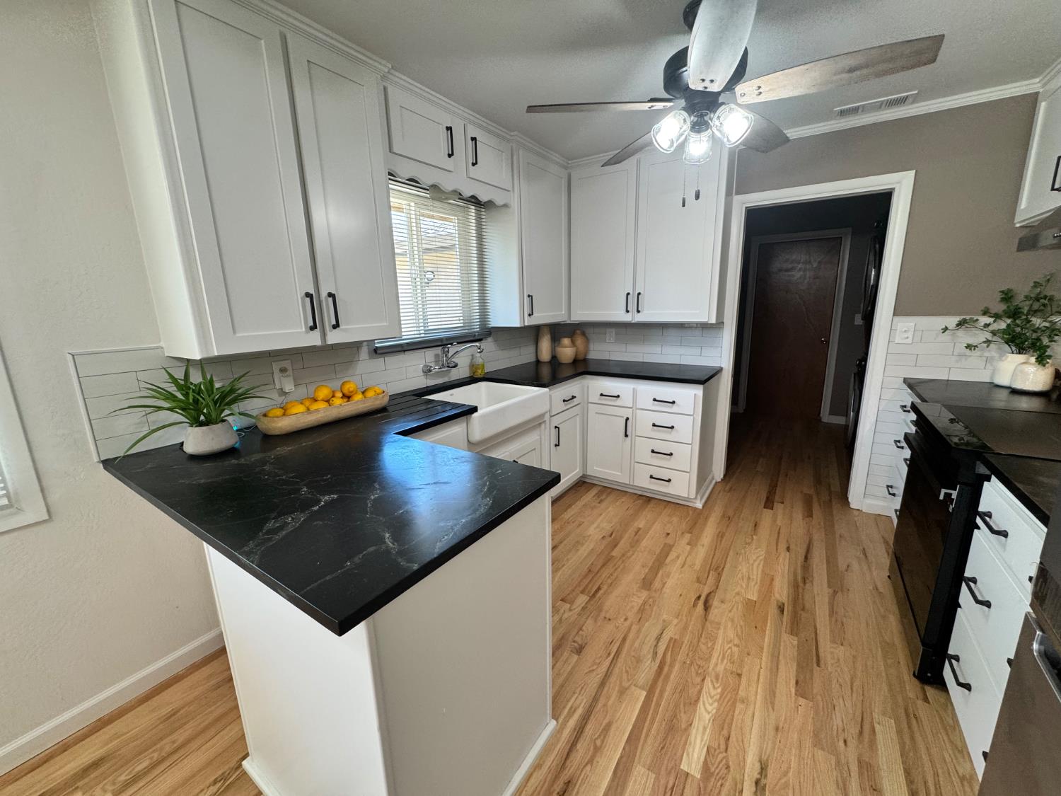Detail Gallery Image 11 of 35 For 1237 College Ave, Modesto,  CA 95350 - 3 Beds | 1 Baths