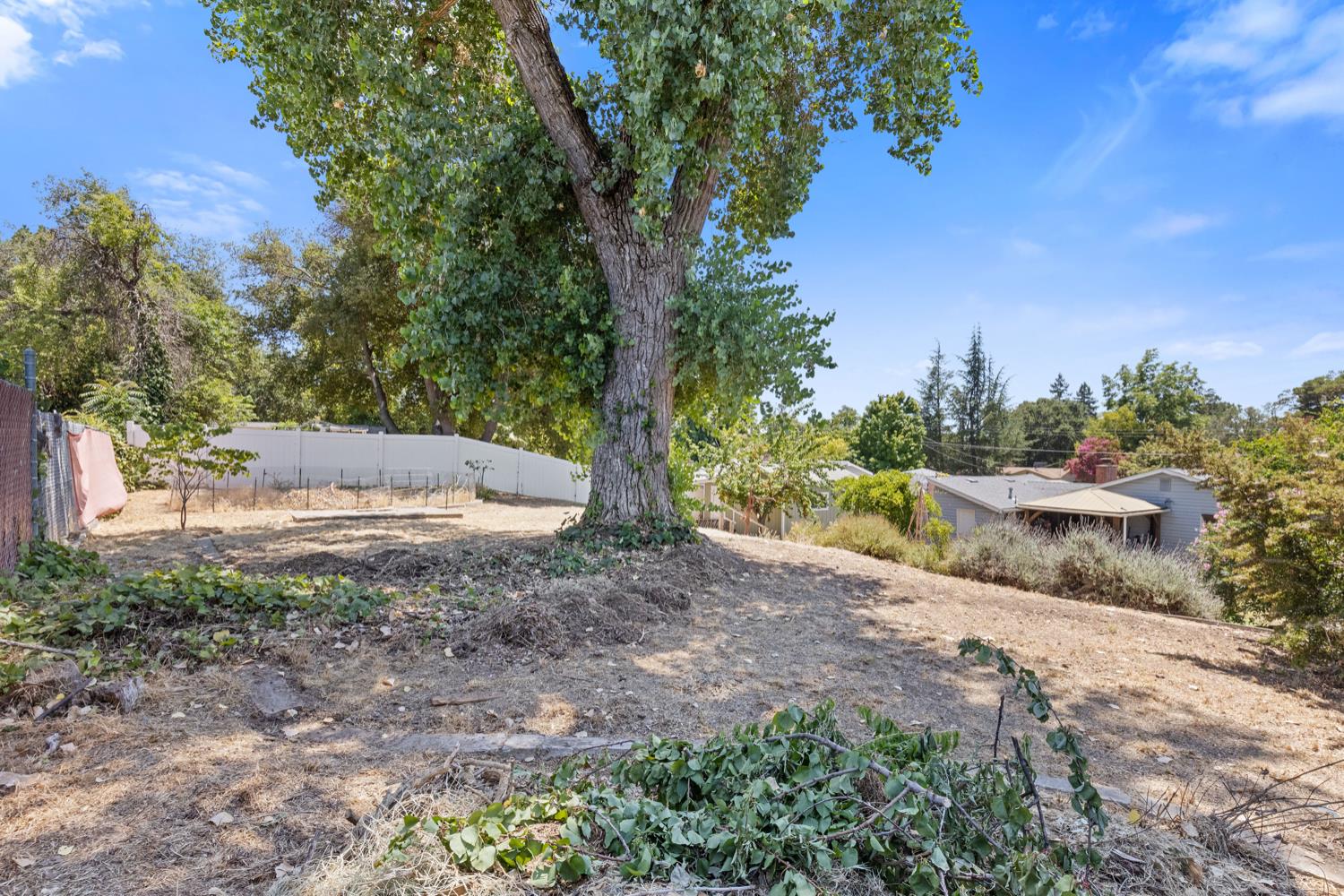 Detail Gallery Image 24 of 43 For 6761 Linda Sue Way, Fair Oaks,  CA 95628 - 3 Beds | 2 Baths