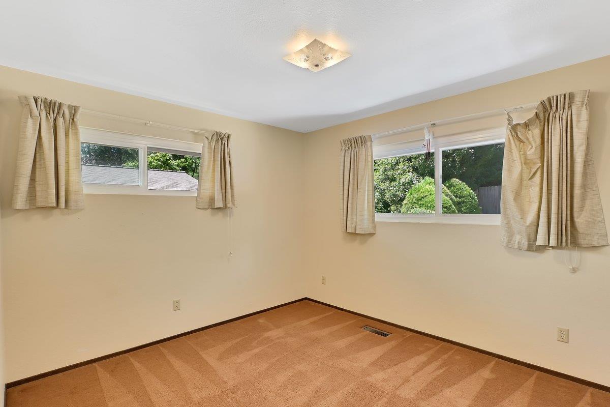 Detail Gallery Image 19 of 36 For 335 Rhode Island St, Grass Valley,  CA 95945 - 4 Beds | 2 Baths