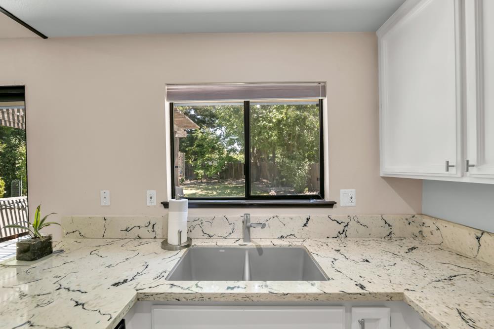 Detail Gallery Image 16 of 59 For 7527 Island Way, Sacramento,  CA 95831 - 3 Beds | 2 Baths