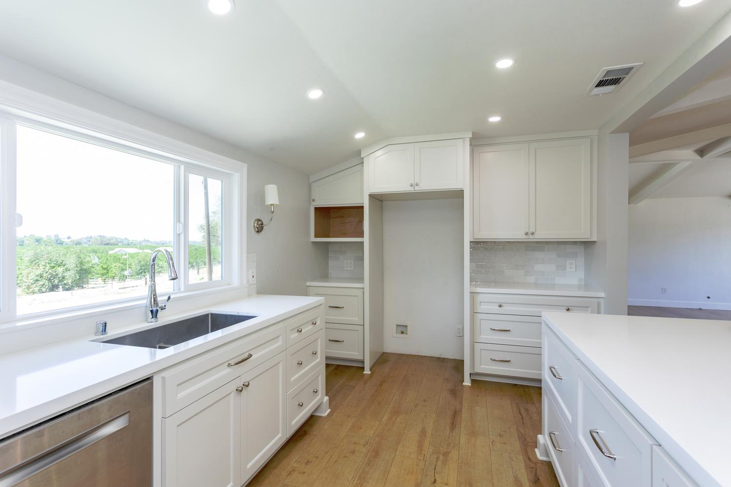 Detail Gallery Image 10 of 49 For 11012 Olive Rd, Oakdale,  CA 95361 - 3 Beds | 2 Baths