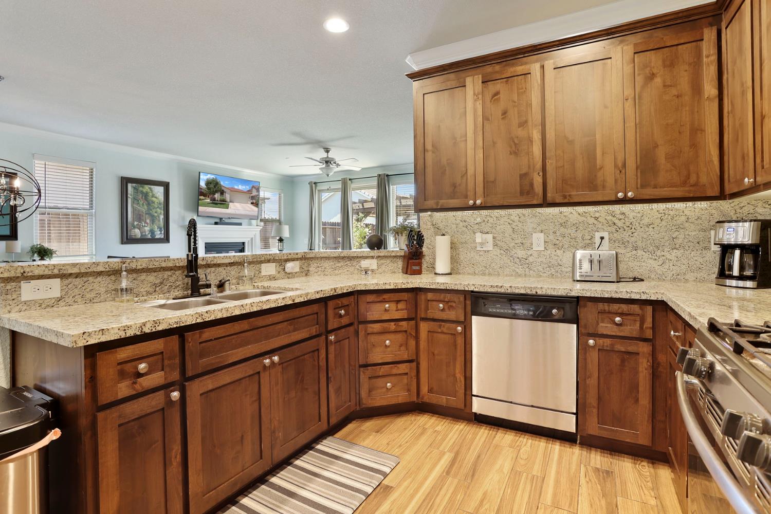 Detail Gallery Image 4 of 50 For 719 Thistle Dr, Ione,  CA 95640 - 4 Beds | 2 Baths