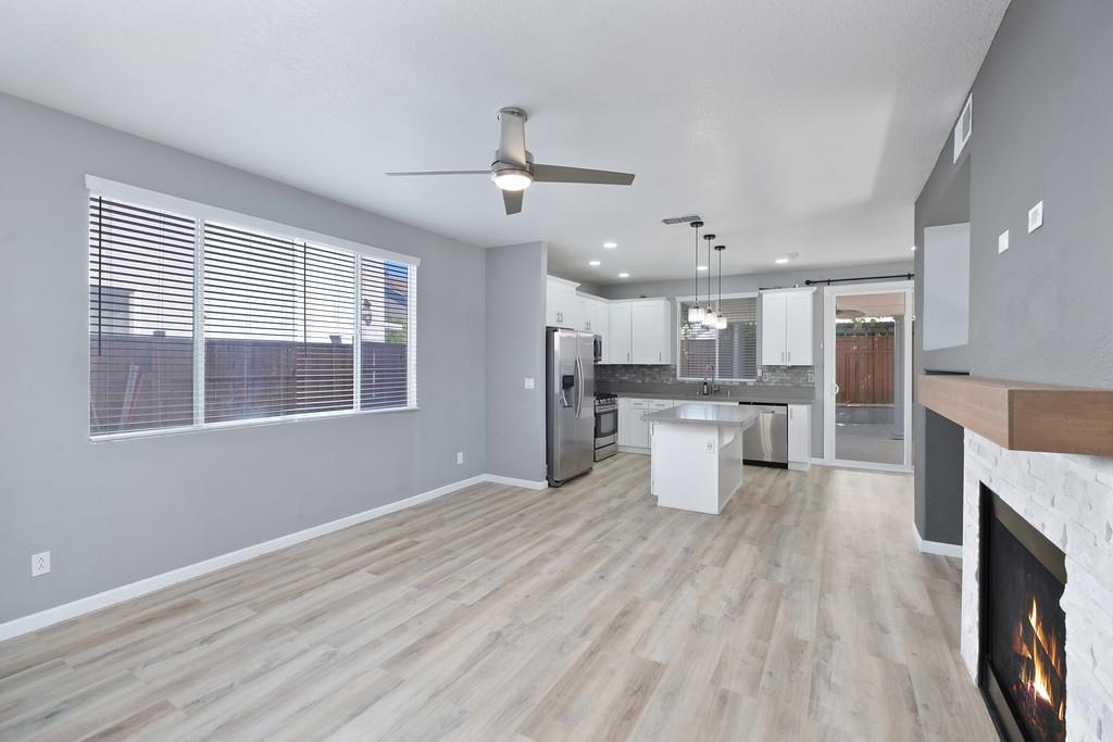 Detail Gallery Image 22 of 47 For 5512 Deepdale Way, Elk Grove,  CA 95758 - 4 Beds | 2/1 Baths