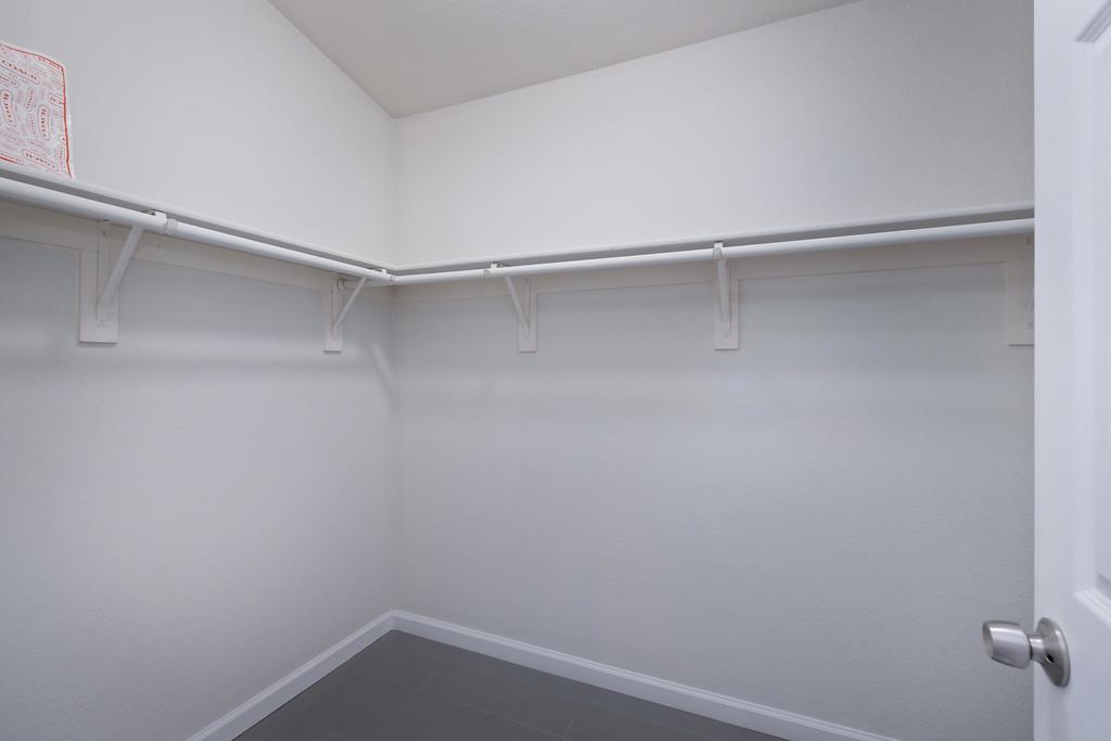 Detail Gallery Image 34 of 47 For 5512 Deepdale Way, Elk Grove,  CA 95758 - 4 Beds | 2/1 Baths