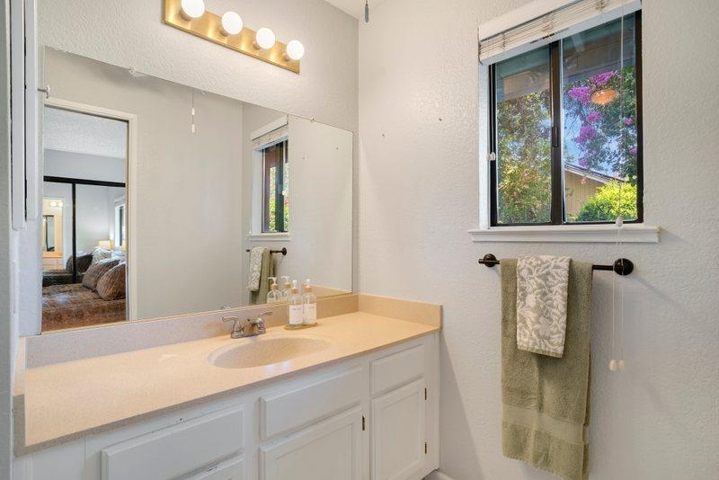 Detail Gallery Image 21 of 33 For 8216 Oakenshaw Way, Orangevale,  CA 95662 - 3 Beds | 2 Baths