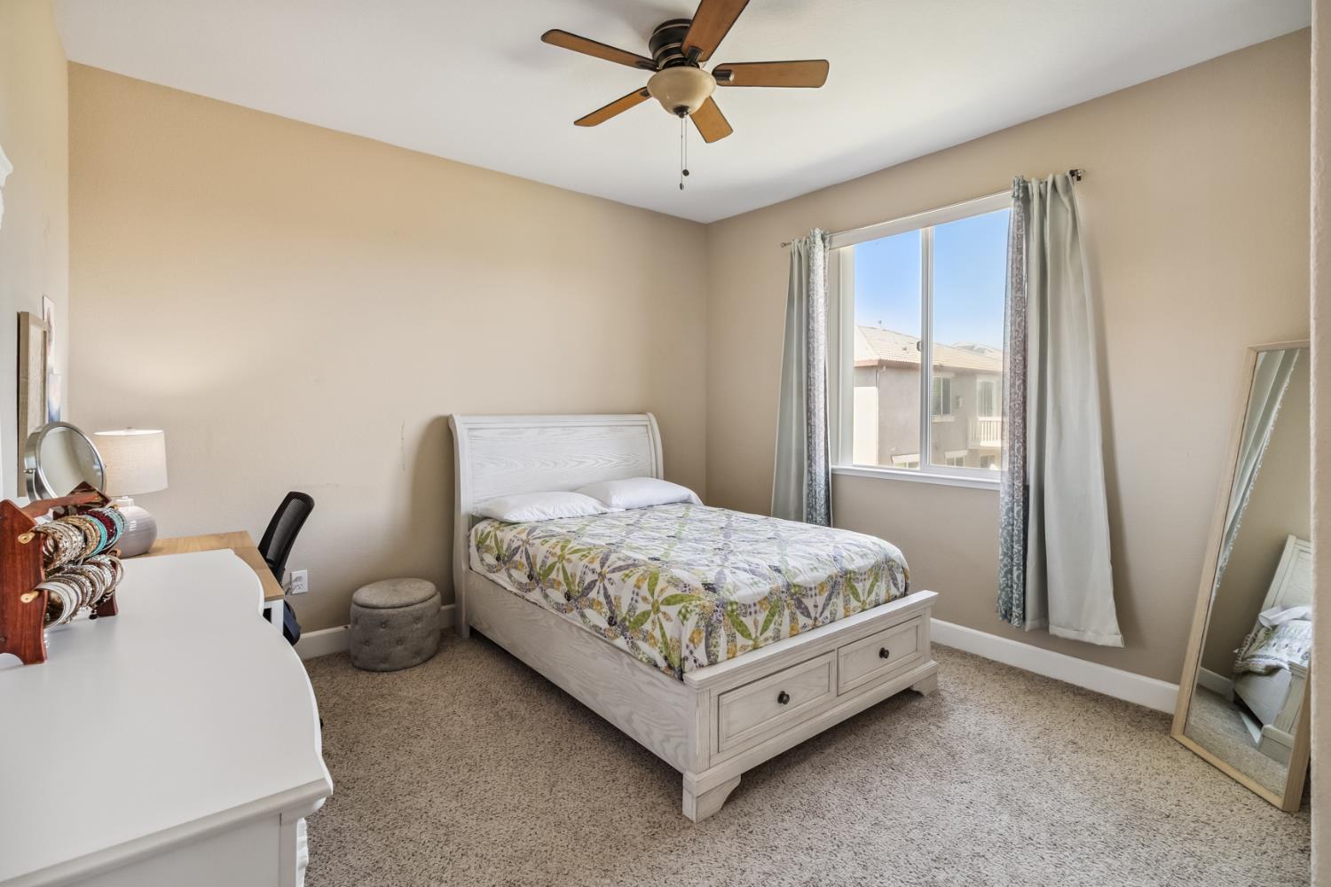 Detail Gallery Image 34 of 72 For 18400 Mandarin St, Woodland,  CA 95695 - 5 Beds | 4 Baths