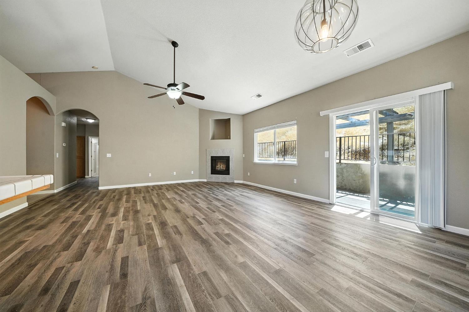 Detail Gallery Image 13 of 46 For 1021 Mockingbird Ln, Valley Springs,  CA 95252 - 3 Beds | 2 Baths