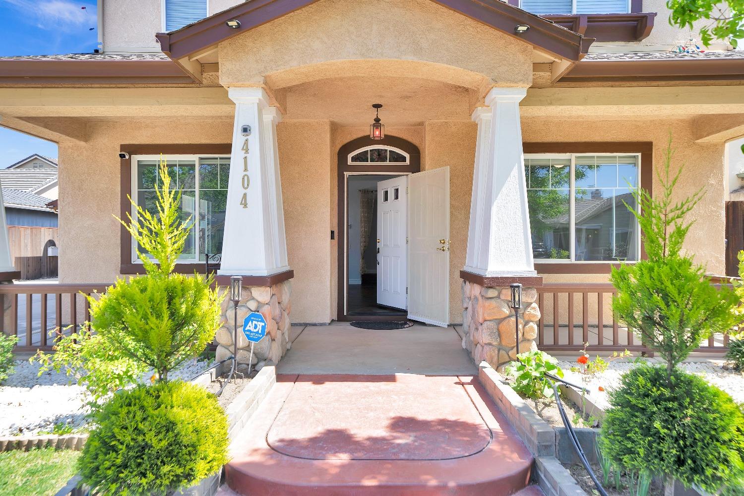 Detail Gallery Image 6 of 45 For 4104 Keepsake Dr, Modesto,  CA 95356 - 5 Beds | 3 Baths