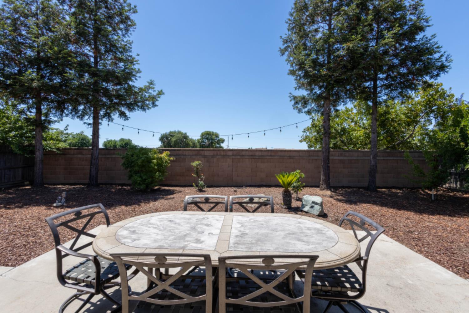 Detail Gallery Image 33 of 34 For 8328 Dandelion Dr, Elk Grove,  CA 95624 - 4 Beds | 2 Baths