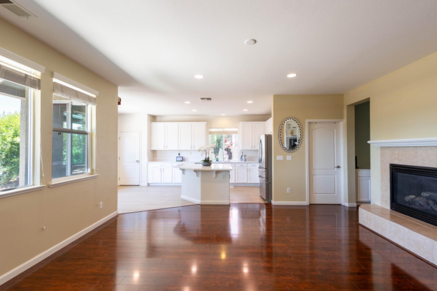Detail Gallery Image 18 of 34 For 8328 Dandelion Dr, Elk Grove,  CA 95624 - 4 Beds | 2 Baths