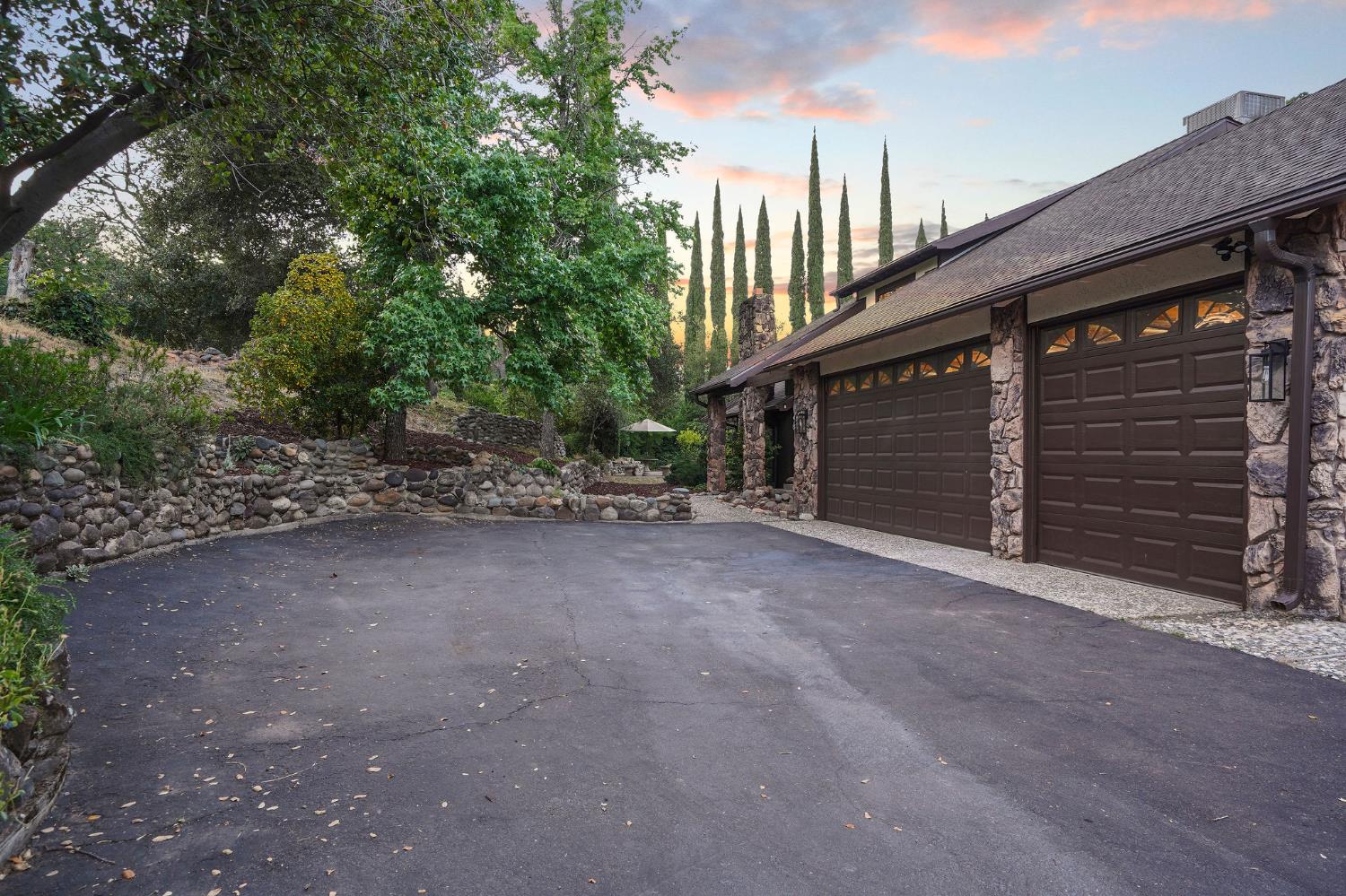 Detail Gallery Image 5 of 87 For 9775 Oak Leaf Way, Granite Bay,  CA 95746 - 5 Beds | 3 Baths