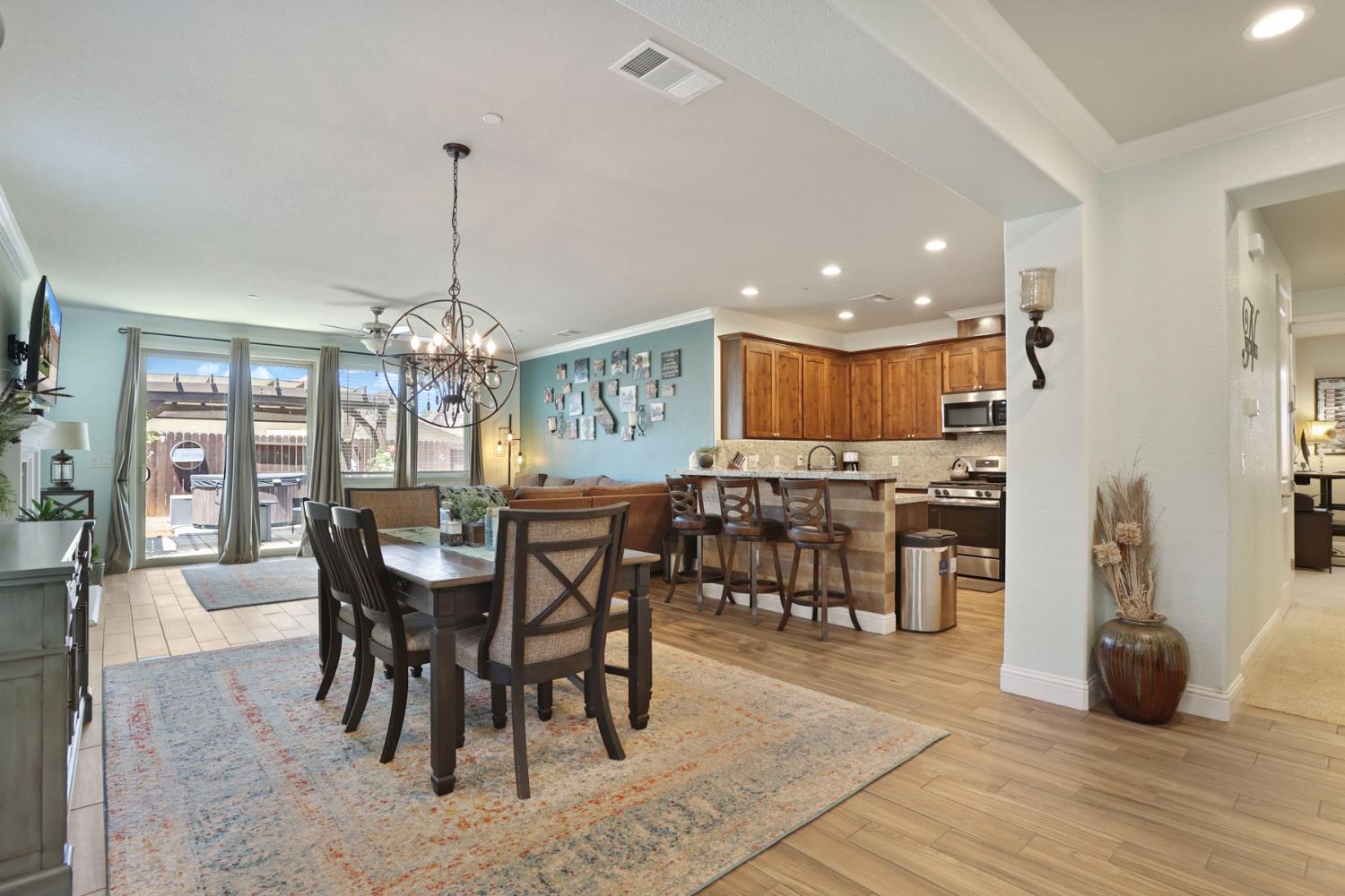 Detail Gallery Image 8 of 50 For 719 Thistle Dr, Ione,  CA 95640 - 4 Beds | 2 Baths