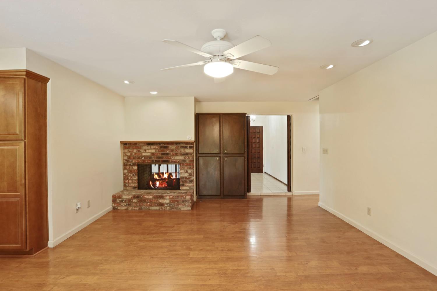 Detail Gallery Image 24 of 66 For 241 Charlemagne Way, Modesto,  CA 95350 - 4 Beds | 2 Baths
