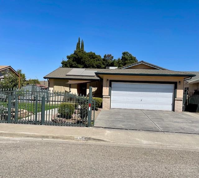 Detail Gallery Image 2 of 15 For 2372 Lance St, Merced,  CA 95348 - 3 Beds | 2 Baths