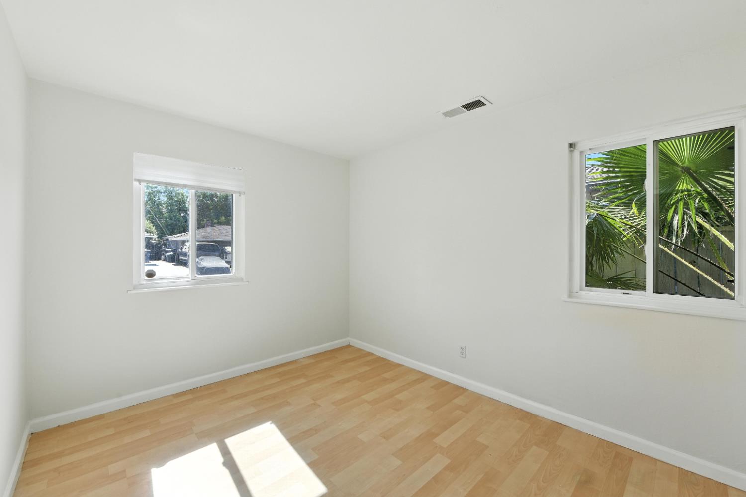 Detail Gallery Image 18 of 34 For 1309 Shadowglen Rd, Sacramento,  CA 95864 - 3 Beds | 1 Baths