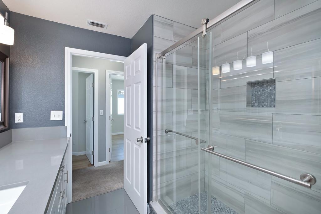 Detail Gallery Image 37 of 47 For 5512 Deepdale Way, Elk Grove,  CA 95758 - 4 Beds | 2/1 Baths