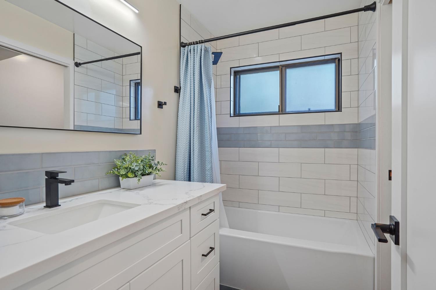 Detail Gallery Image 57 of 87 For 9775 Oak Leaf Way, Granite Bay,  CA 95746 - 5 Beds | 3 Baths