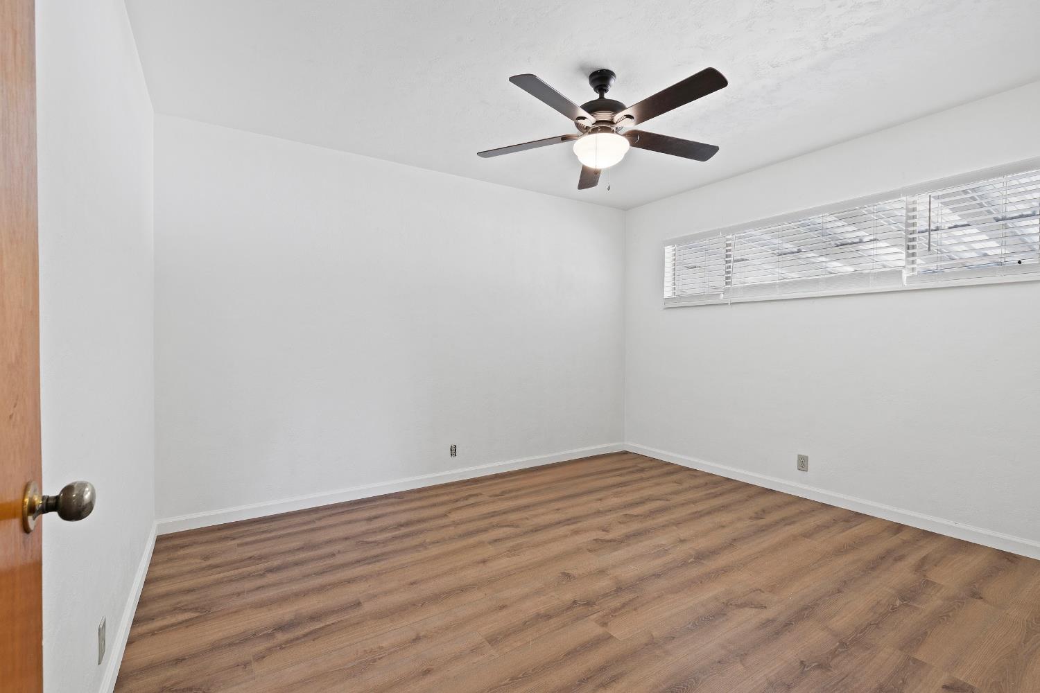 Detail Gallery Image 11 of 29 For 400 W G St, Oakdale,  CA 95361 - 3 Beds | 1 Baths