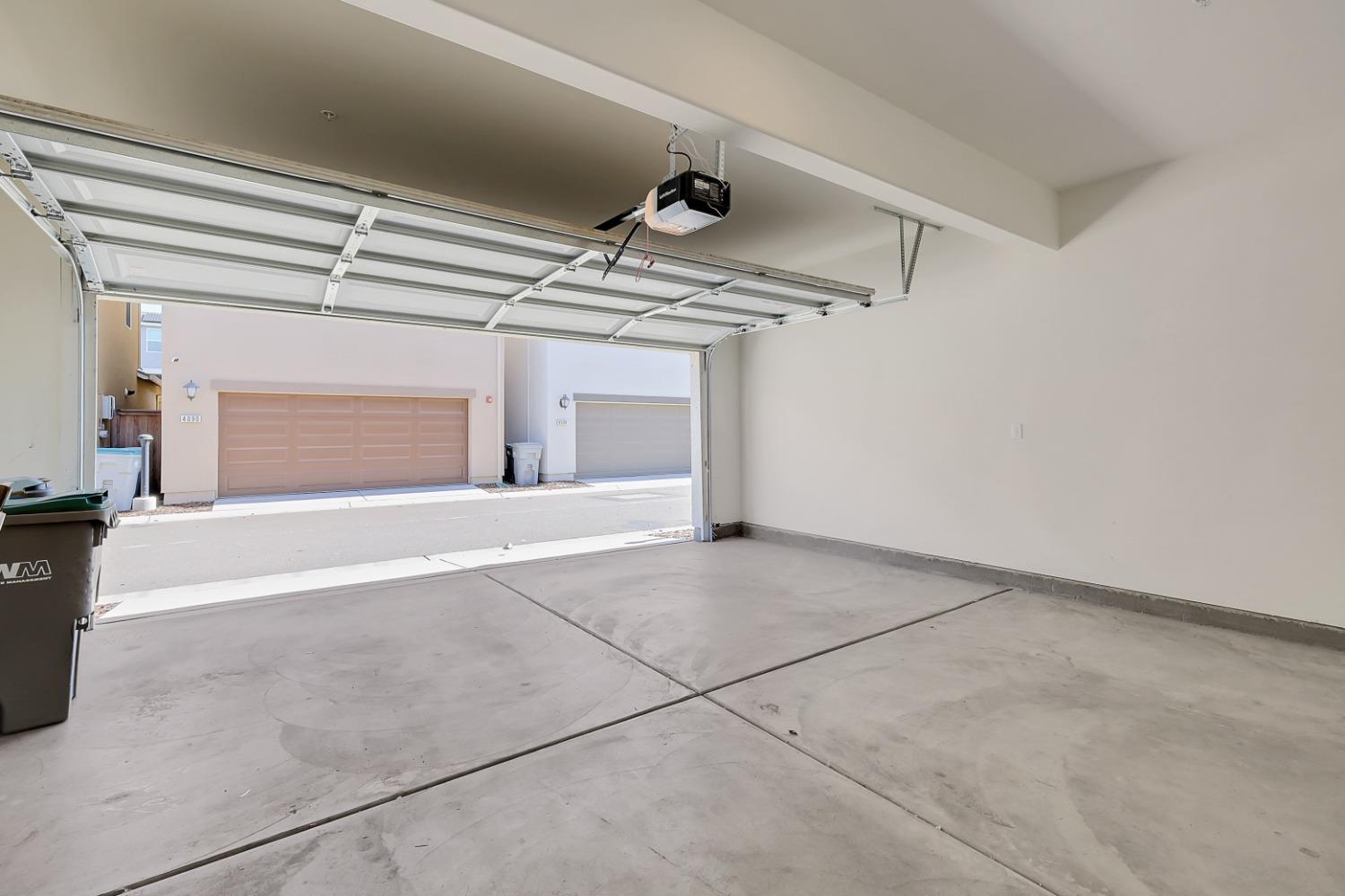 Detail Gallery Image 32 of 34 For 4089 Southampton St, West Sacramento,  CA 95691 - 3 Beds | 2/1 Baths