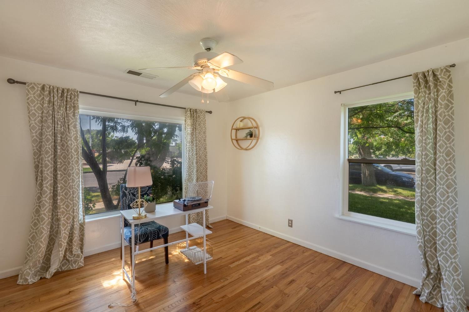 Detail Gallery Image 14 of 29 For 2107 S St, Merced,  CA 95340 - 3 Beds | 2 Baths