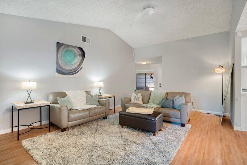 Detail Gallery Image 9 of 33 For 8216 Oakenshaw Way, Orangevale,  CA 95662 - 3 Beds | 2 Baths