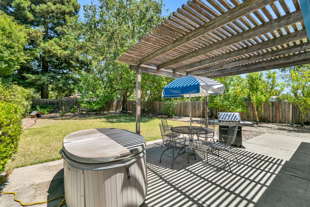 Detail Gallery Image 34 of 59 For 7527 Island Way, Sacramento,  CA 95831 - 3 Beds | 2 Baths