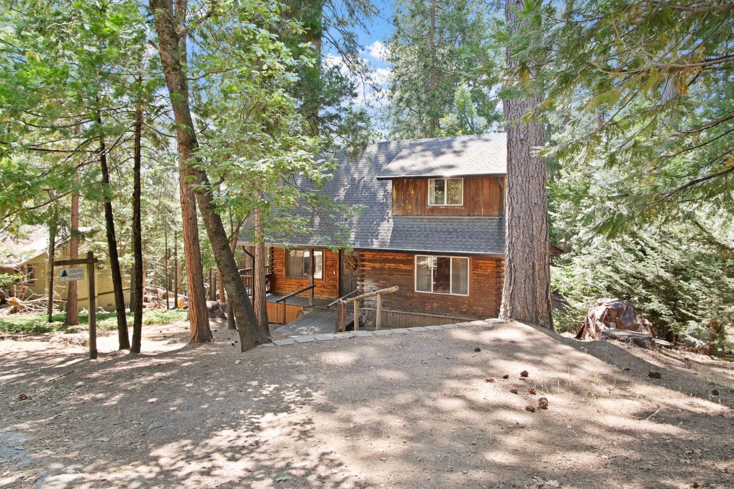 Detail Gallery Image 4 of 35 For 20695 N Haiapo Rd, Mi Wuk Village,  CA 95346 - 3 Beds | 1/1 Baths