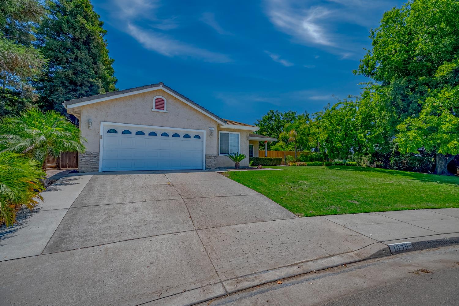 Detail Gallery Image 3 of 53 For 1079 Rosehill Dr, Chowchilla,  CA 93610 - 4 Beds | 2 Baths