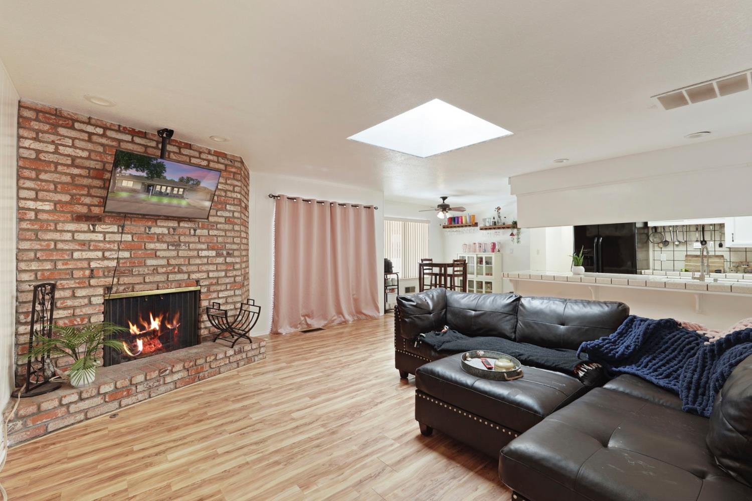Detail Gallery Image 10 of 41 For 306 E Elise Ct, Modesto,  CA 95350 - 4 Beds | 3 Baths