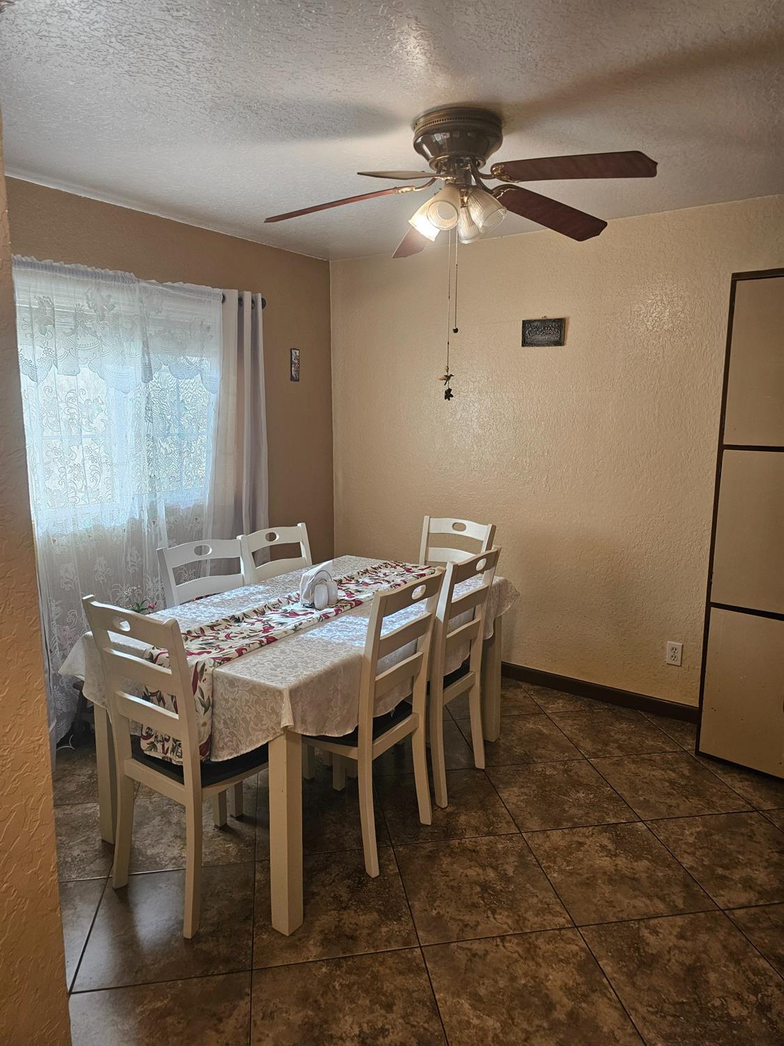 Detail Gallery Image 7 of 15 For 2372 Lance St, Merced,  CA 95348 - 3 Beds | 2 Baths
