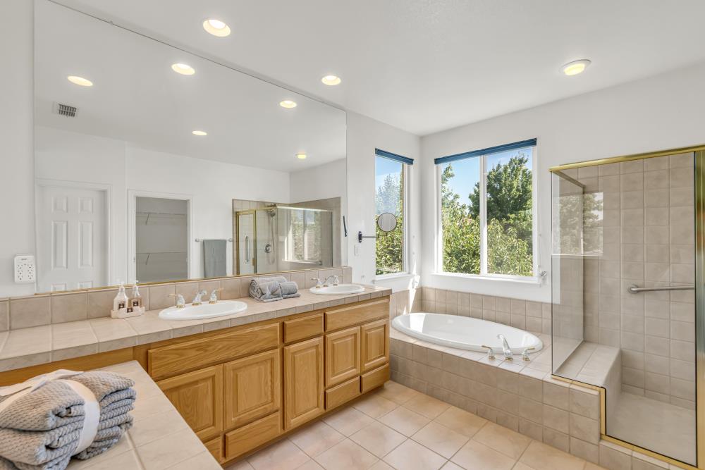 Detail Gallery Image 39 of 60 For 200 Orrington Cir, Sacramento,  CA 95835 - 4 Beds | 3/1 Baths